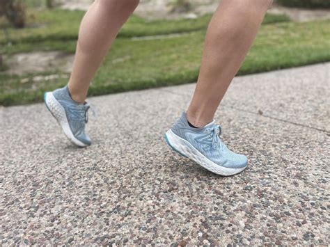 Does heel striking increase the risk of running injuries? | The Running ...