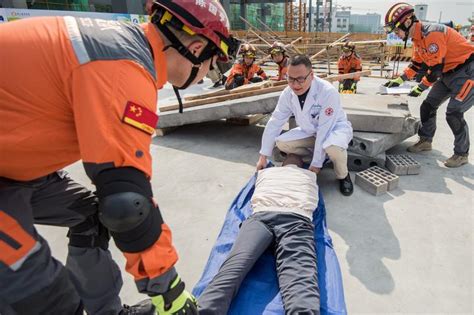 杭州下城区举办建筑工地脚手架坍塌高处坠落应急救援演练