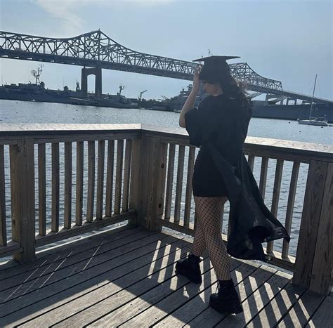 Mia Rae aka Thiccmom666 graduated high school : r/thicccmom