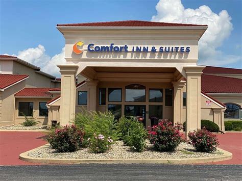 Horrid and disgusting, STAY AWAY - Review of Comfort Inn & Suites At I ...