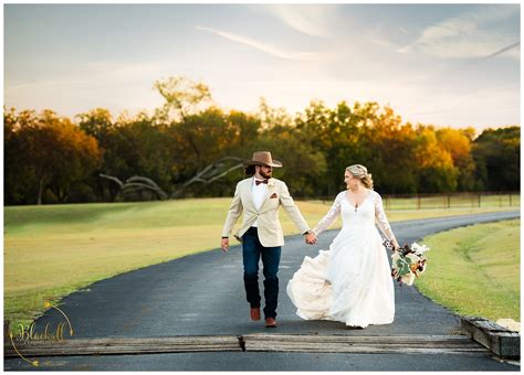 Ashley + Michael | Lucky Spur Ranch Justin Texas — Blackall Photography LLC