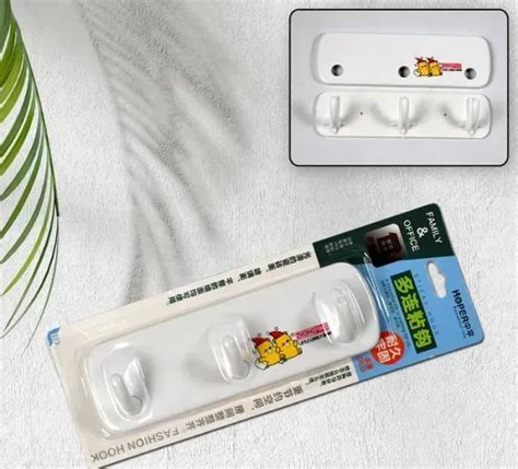 3 Pin Plastic Cloth hanger, Wall Door Hooks Rail for Hanging Clothes.