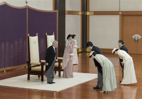 Japans Kaiserpaar feiert 60. Hochzeitstag