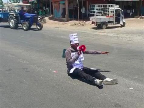 Corruption in sewer line work in Malpur town; Godhra-Modasa highway was ...