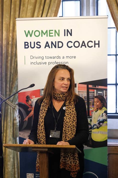 Local Train Ladies Coach 的图像结果