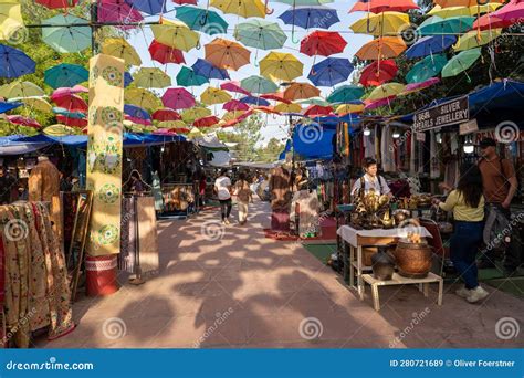 Dilli Haat Food and Craft Bazar in Delhi Editorial Stock Image - Image ...