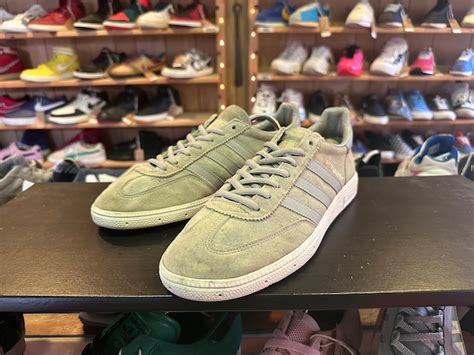 USED SNEAKERS KAI