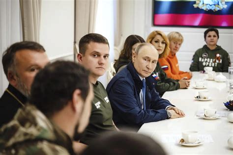 Putin visited Russia's Kursk region for first time since Moscow said it ...