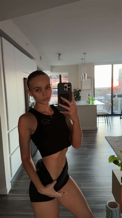 KYLA DODDS – Instagram Photos 01/08/2026 – HawtCelebs