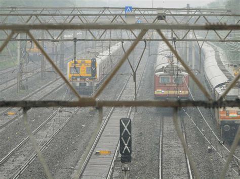 Mumbai Rains: Rains batters Mumbai, 108 flights cancelled | Mumbai News ...