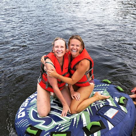 Why Boating is the most fun when it is safe | Lisa The Boatanista