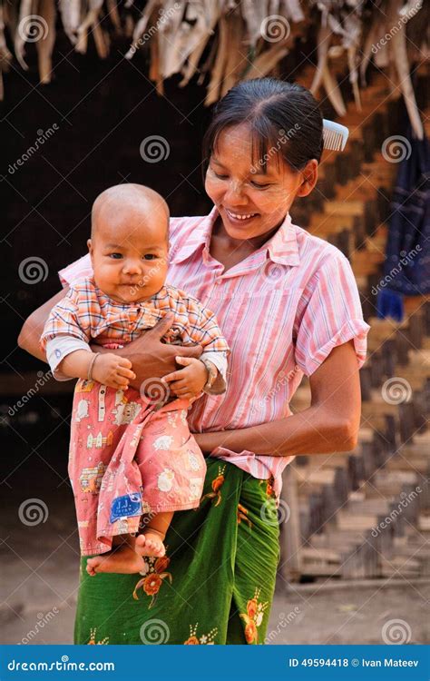 Mynmar Local People 的图像结果