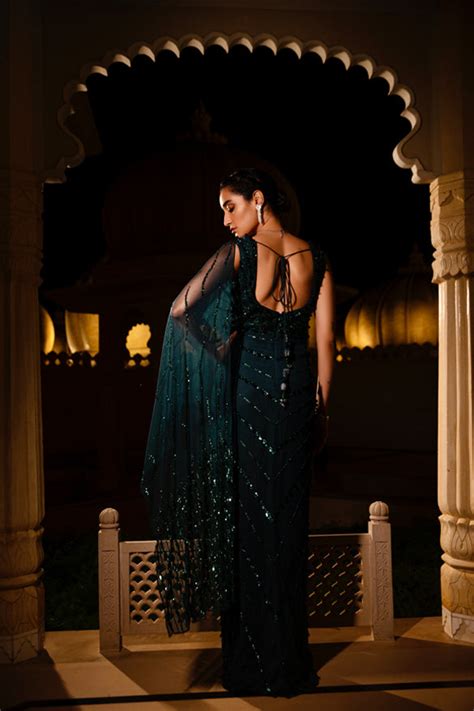 Emerald Green Embroidered Saree Gown – Amit GT Couture