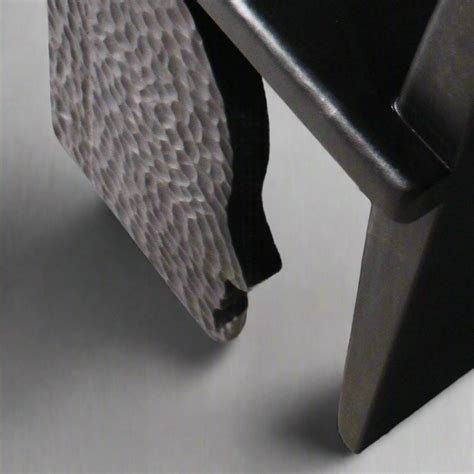 Face Chair – Objects In Space