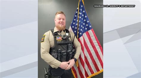 Deputy helps 10-year-old boy with his math homework after he calls 911