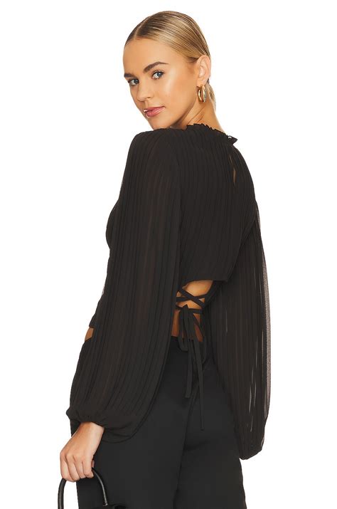 FRAME Waist Tie Cutout Top in Noir | REVOLVE