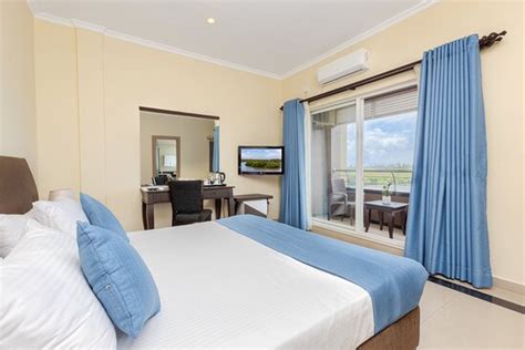 THE WATERFRONT (Negombo) - Hotel Reviews, Photos, Rate Comparison ...