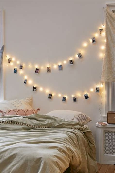 30 Beautiful DIY Bedroom Fairy Lights (8) - doityourzelf