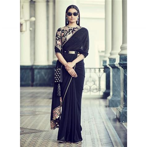 Level Up! 20 Gorgeous Sabyasachi Blouses That Serve as Inspiration for ...
