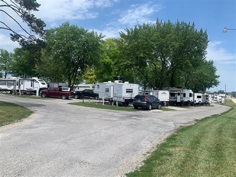 TRAILSIDE RV PARK AND CAMPGROUND (Grain Valley, MO) - tarifs 2025