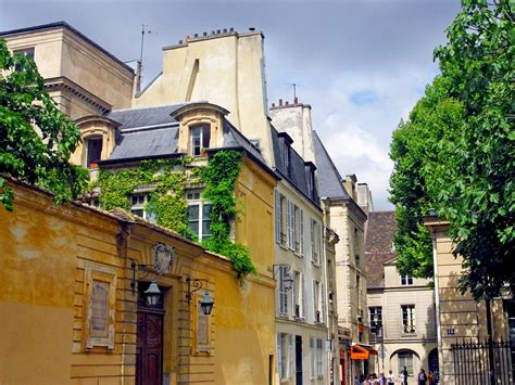 Why you should discover the Marais District in Paris - French Moments