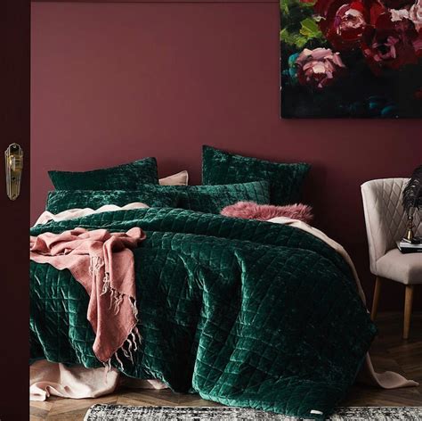 Bedding For Dark Green Walls at Christopher Bryant blog
