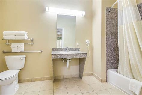 AMERICAS BEST VALUE INN & SUITES TOMBALL - Motel Reviews, Photos, Rate ...