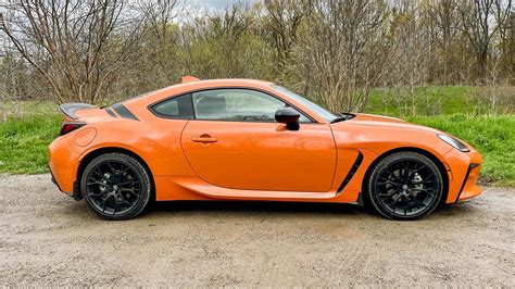 2023 Toyota GR86 10th Anniversary Special Edition Review | AutoTrader.ca