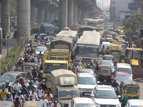 On the first day of the diversion of the ring road, despite 209 police ...