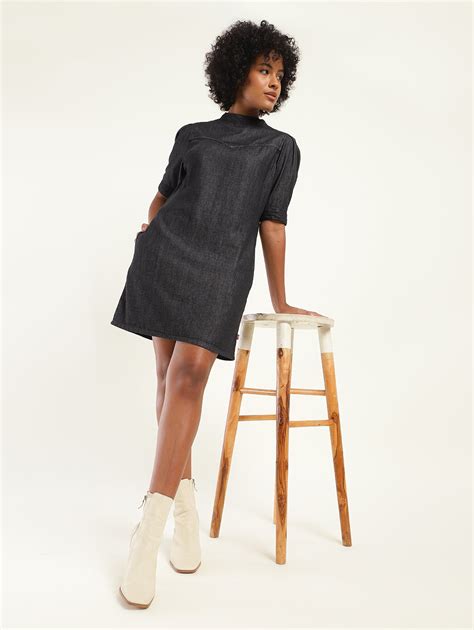 Levi's Women's Dresses & Jumpsuits – Stylish & Versatile – Levis India ...