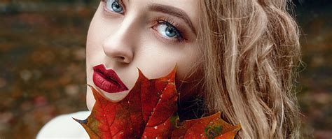 Download wallpaper look, face, makeup, maple leaf, Hakan Erenler, Diana ...