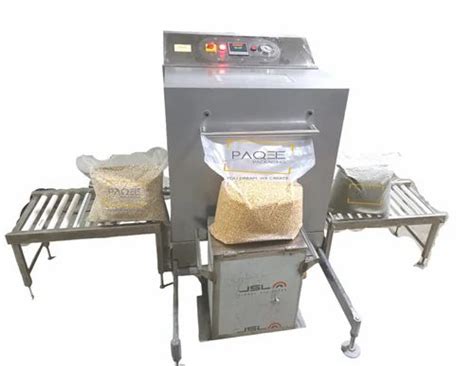 Manufacturer of Lata Hydraulic Pressing Machine For Dates Tamarind ...