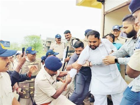 Congress MLA Vipin Wankhede in police custody threatened of black flags ...