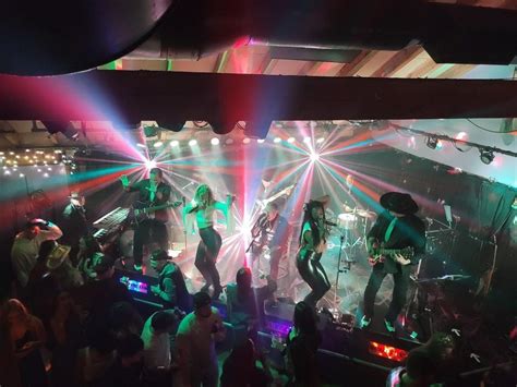 Buzzerband at Swig!! Dance Party with horns, Swig Night Club in ...