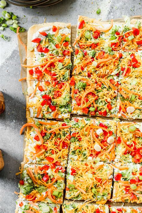 Vegetable Pizza {Crescent Roll Dough Appetizer!} – WellPlated.com