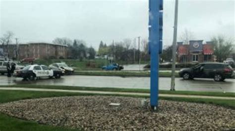 Milwaukee police arrest 2 who fled crash scene, left 3-year-old child ...