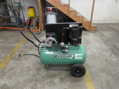 Portable Air Compressor, Speedaire, 20-Gallon, Model 4B228E, "Dayton ...