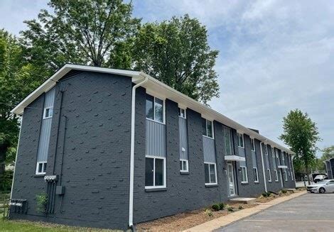 Brentwood Apartments Off-Campus Housing, Raytown, MO