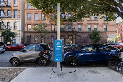 Manhattan’s EV-Charging Sites Now Outnumber Gas Stations 10 to 1 ...