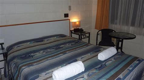 OASIS INN (Cairns) - Motel Reviews, Photos, Rate Comparison - Tripadvisor