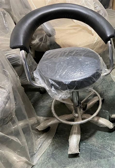 Office Chairs - Brown Office Chair Manufacturer from New Delhi