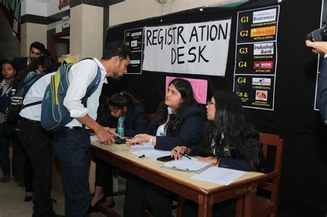 Hinduja College of Commerce