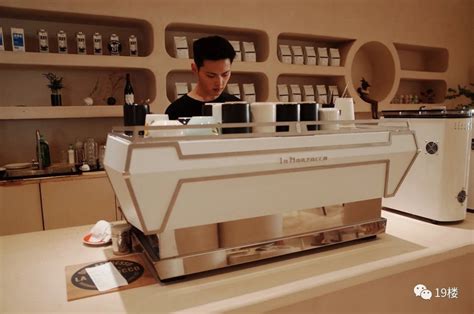门店近5万家、单店日销150杯，中国最大的咖啡生意不在咖啡馆 | CBNData