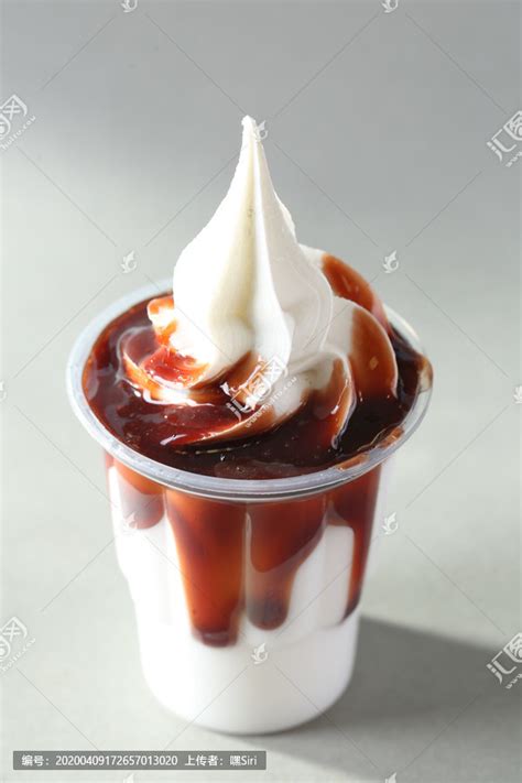 圣代冰淇淋巧克力_正版商业图片_昵图网nipic.com