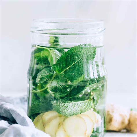 Peppermint Infused Water to Quickly Soothe an Upset Stomach - Healthy Substitute
