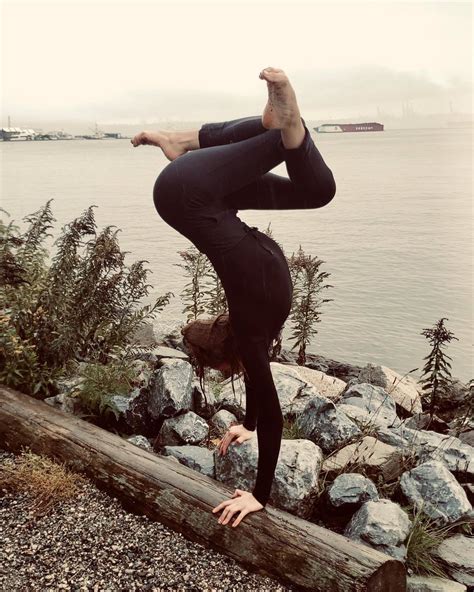 Stephanie Van Dyck's feet