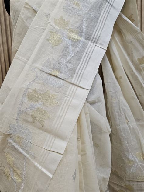 Balaram Saha’s Exclusive Off-White Fine Cotton Jamdani Saree