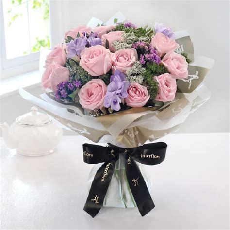 Perfect Pastels Hand tied: Order Birthday Flowers Online | Interflora India