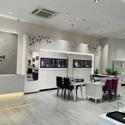 CaratLane JM Road - Jewelry store - Pune - Maharashtra | Yappe.in