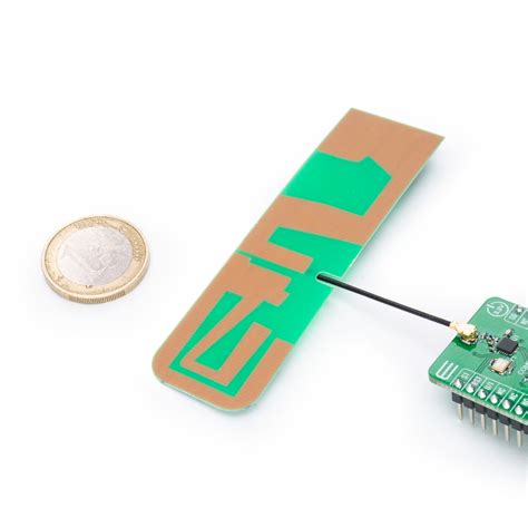 Internal Quad Band Active PWB Antenna